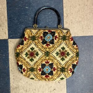 *AS-IS* BEAUTIFUL! 1960S FULLY BEADED WOVEN TAPESTRY PURSE IRIDESCENT MARBLED ACRYLIC HANDLE in CREAM, RED, BLUE, GREEN
