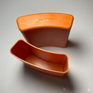 Photo detail:MADE IN USA, CURVED PLASTIC CIGARETTE CASE