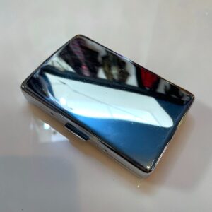 Photo detail:SHINY CHROME RECTANGULAR CIGARETTE CASE