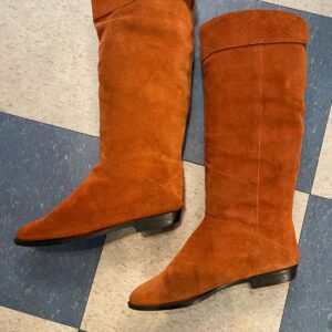 MADE IN SPAIN! 1980S POINTED TOE FOLD OVER SUEDE PIRATE BOOTS in ORANGE