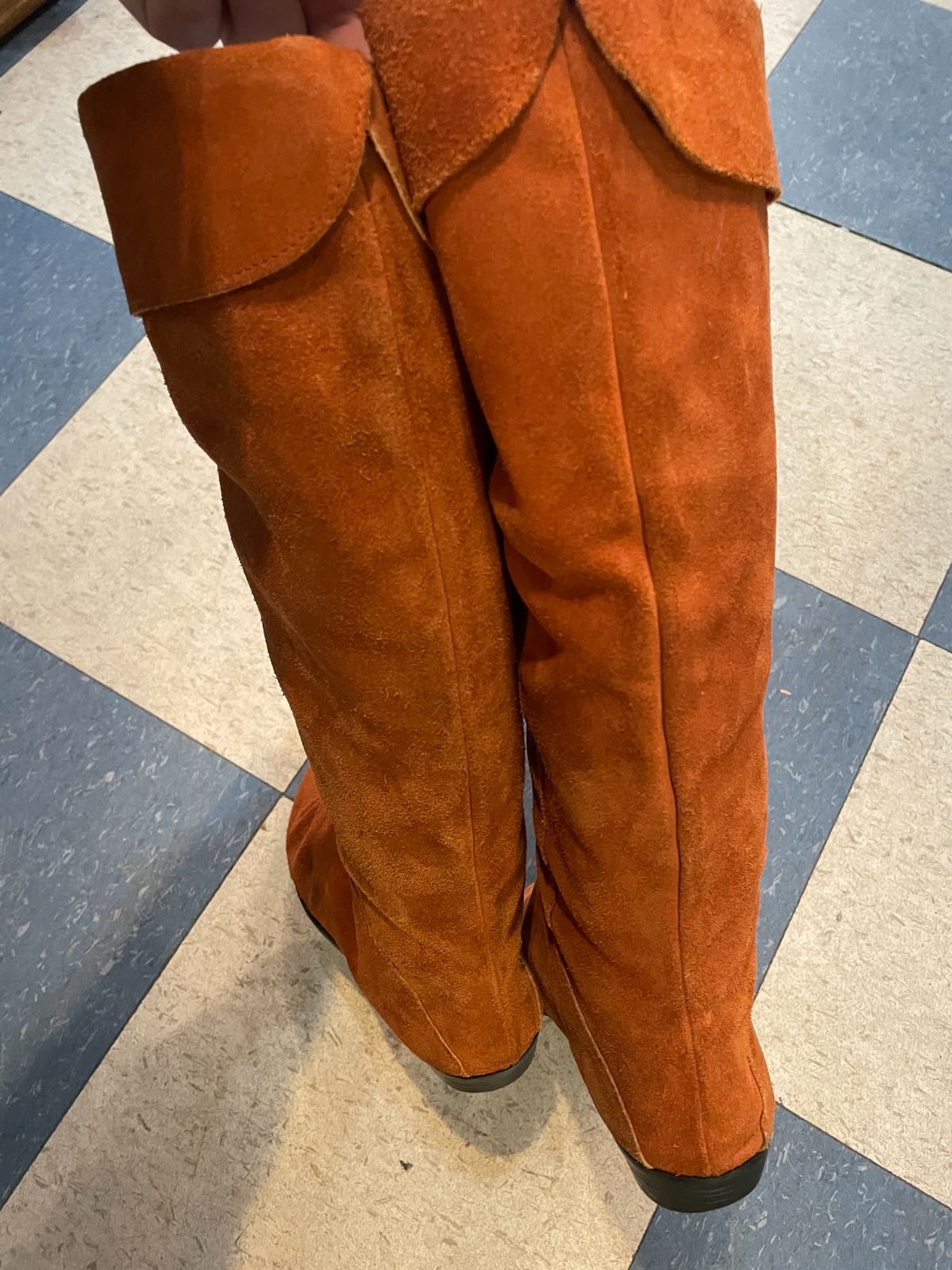 MADE IN SPAIN! 1980S POINTED TOE FOLD OVER SUEDE PIRATE BOOTS in ORANGE