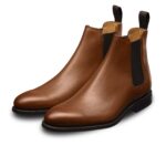 CLASSIC LEATHER CHELSEA BOOTS
