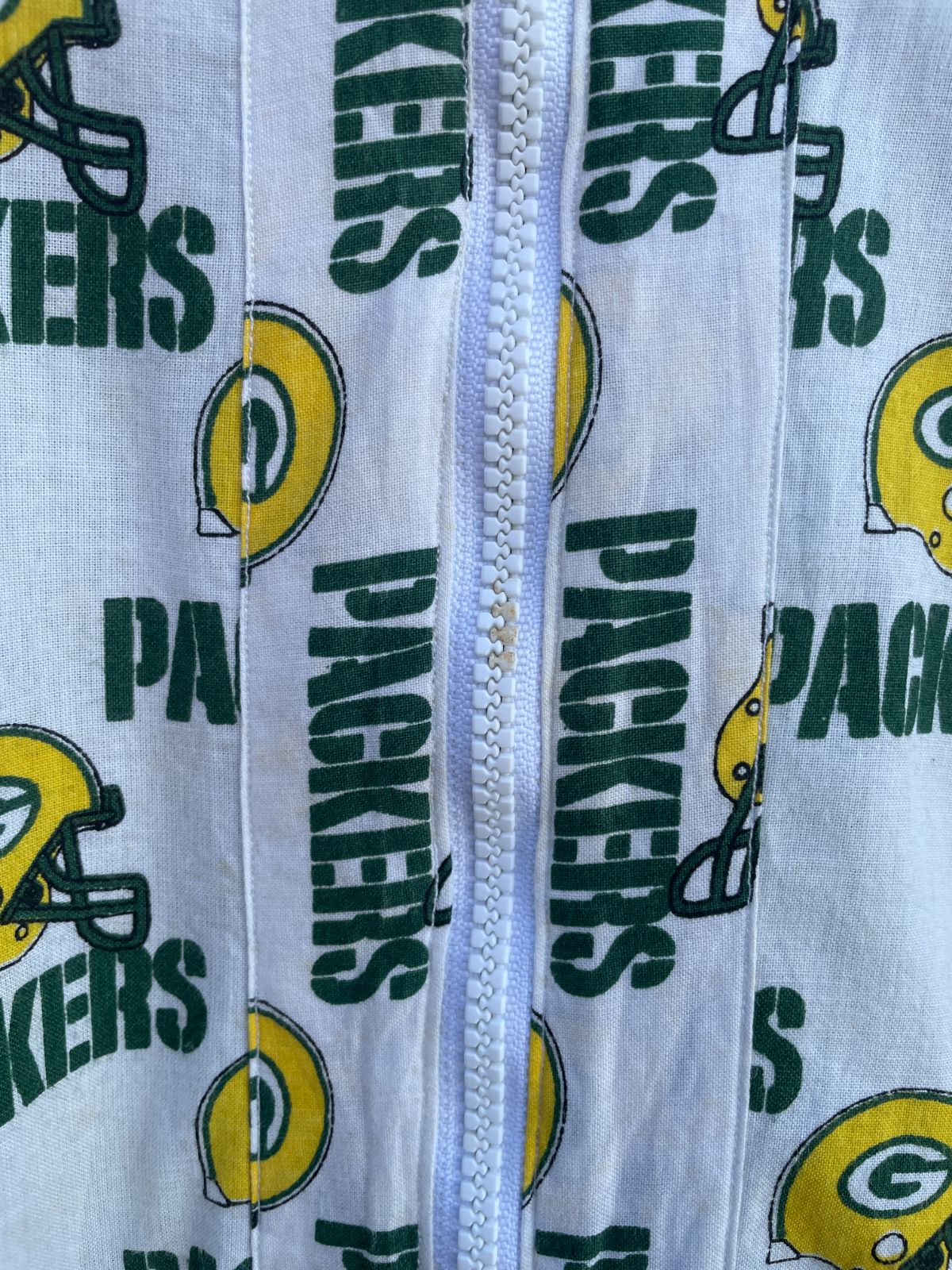 TULEX AS-IS OVER THE TOP NFL GREEN BAY PACKERS FRINGE ZIPUP SWEATSHIRT in GREEN, WHITE, YELLOW