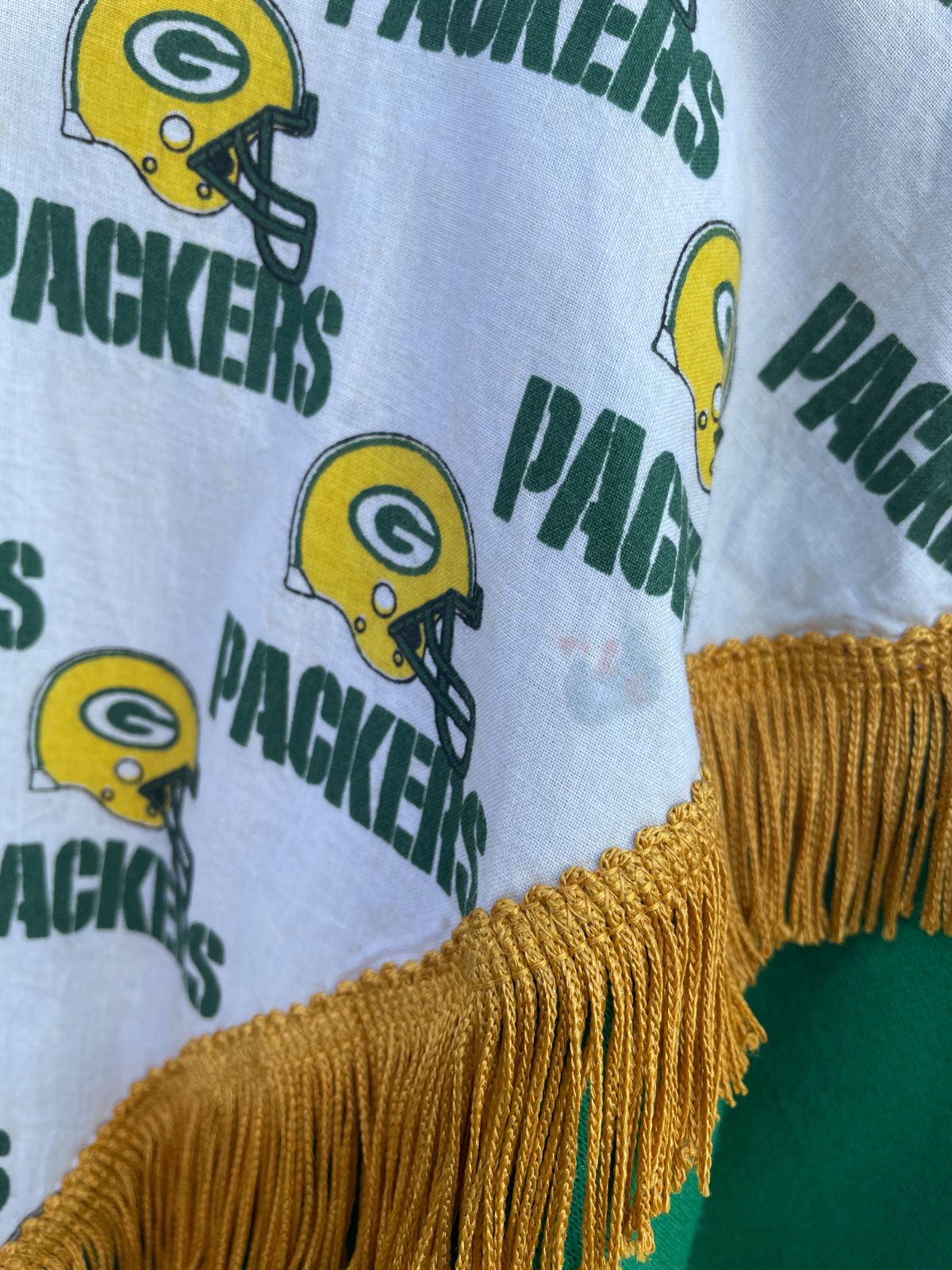 TULEX AS-IS OVER THE TOP NFL GREEN BAY PACKERS FRINGE ZIPUP SWEATSHIRT in GREEN, WHITE, YELLOW