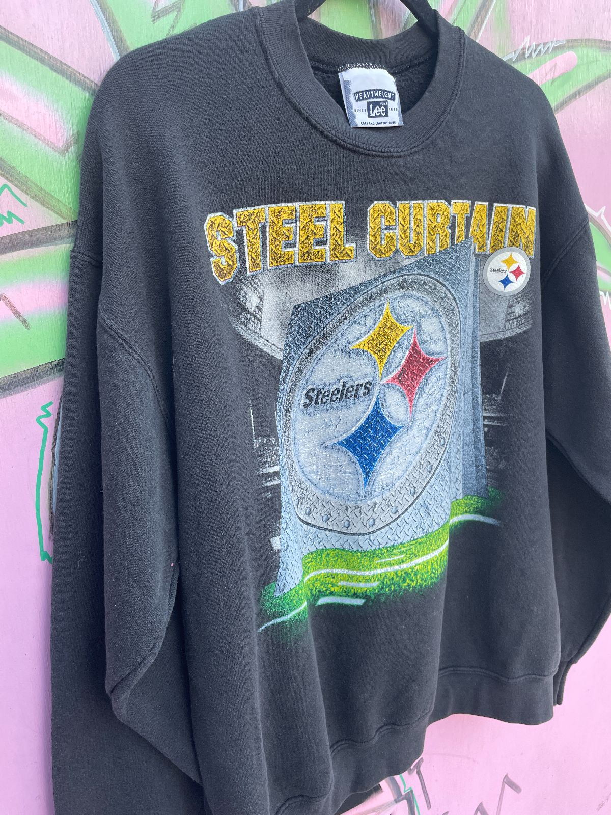 LEE NFL PITTSBURGH STEELERS STEEL CURTAIN GRAPHIC PULLOVER SWEATSHIRT in BLACK, YELLOW, WHITE