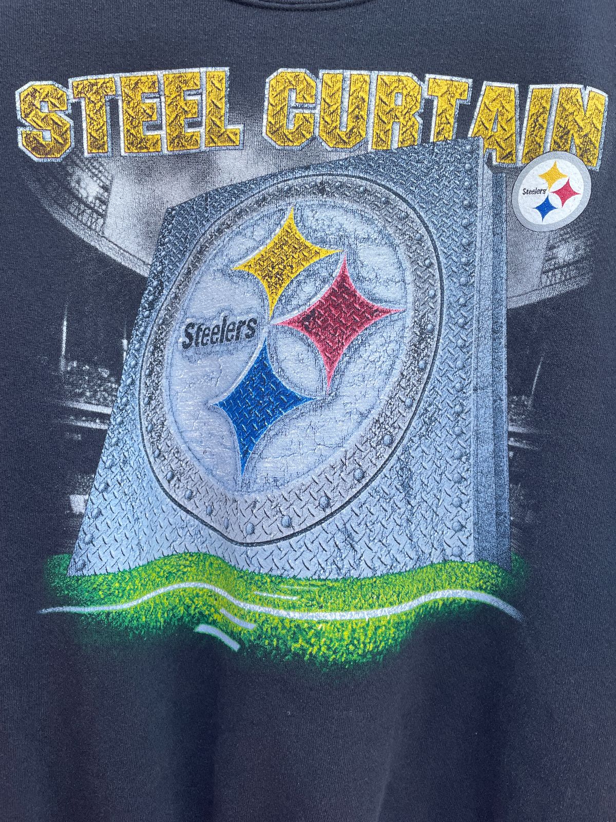 LEE NFL PITTSBURGH STEELERS STEEL CURTAIN GRAPHIC PULLOVER SWEATSHIRT in BLACK, YELLOW, WHITE