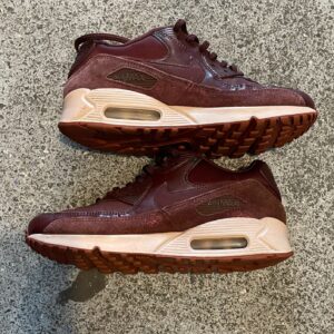 NIKE NIKE AIR MAX 90 PREMIUM BURGUNDY CRUSH SNEAKERS in BURGUNDY