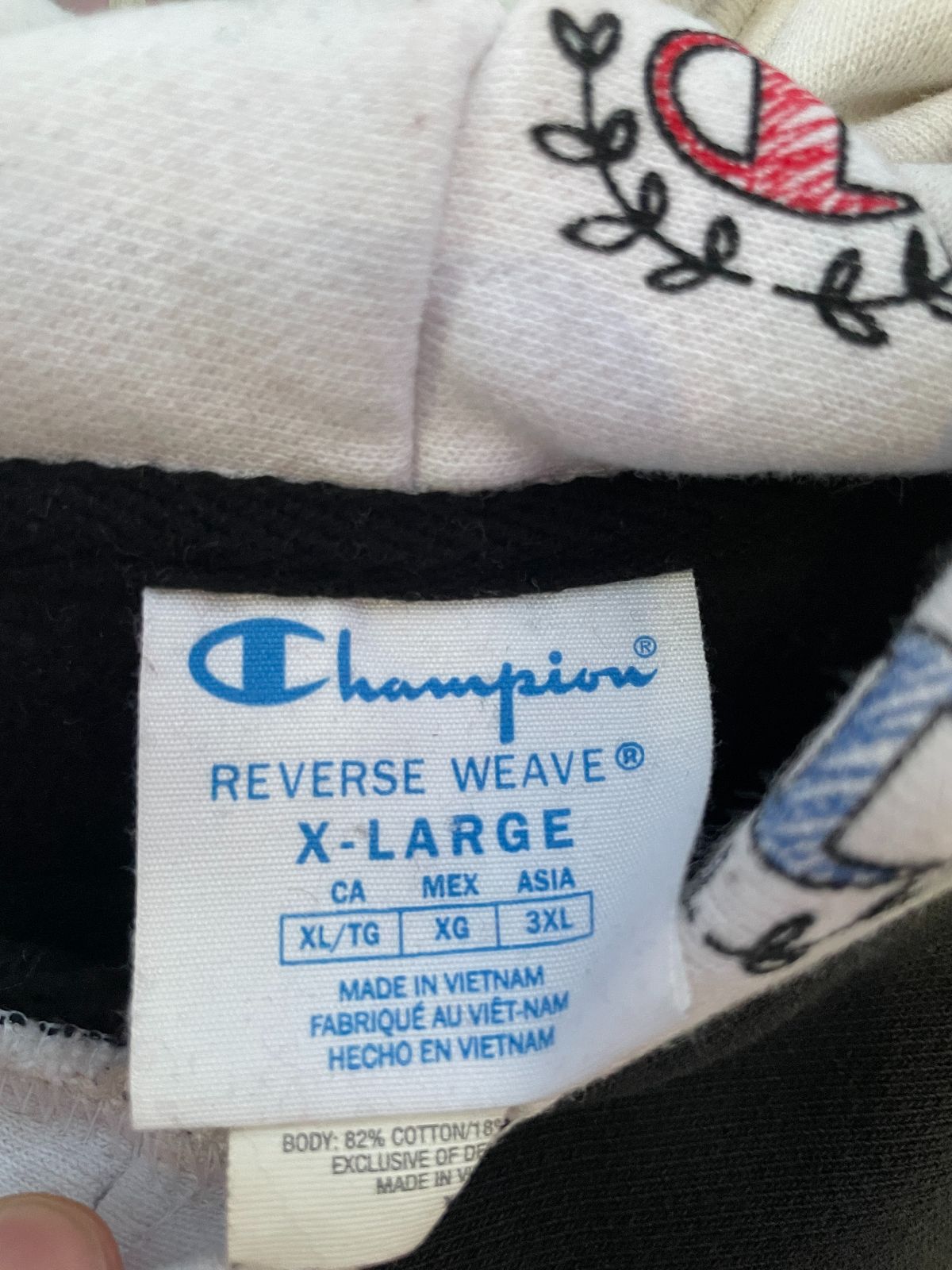 CHAMPION CHAMPION ALL OVER PRINT COLORBLOCK HOODED SWEATSHIRT in BLACK, RED, WHITE