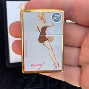 ZIPPO DEADSTOCK 1996 THE PETTY GIRL PINUP ILLUSTRATION MEMPHIS BELL BRASS CASE LIGHTER W/ DISPLAY BOX