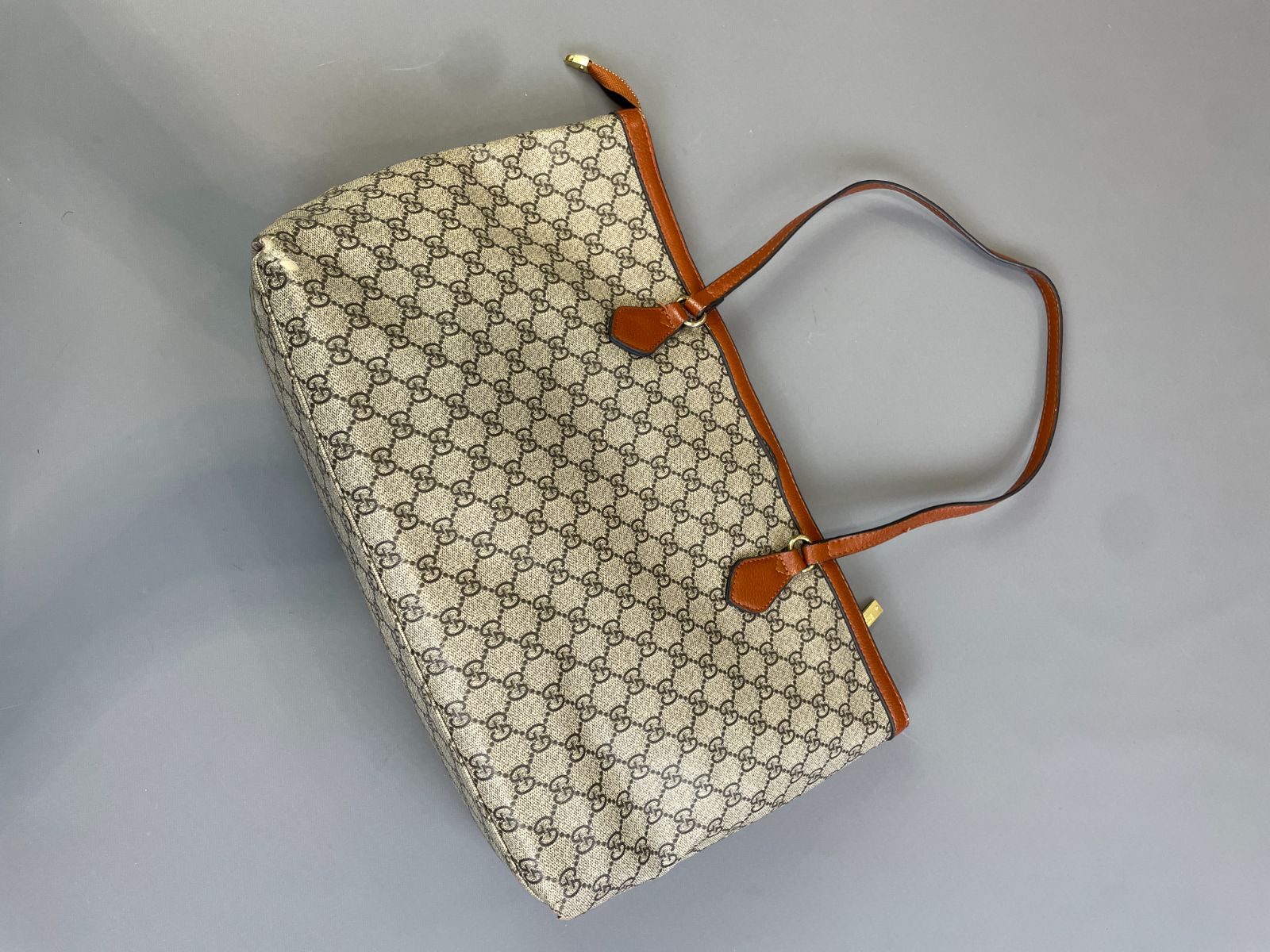 GUCCI *AS-IS* LARGE GG MONOGRAM DOUBLE STRAP TOTE STYLE SHOULDER BAG, PEBBLED LEATHER TRIM, RIBBON FRONT in BROWN, WHITE, GREEN, RED