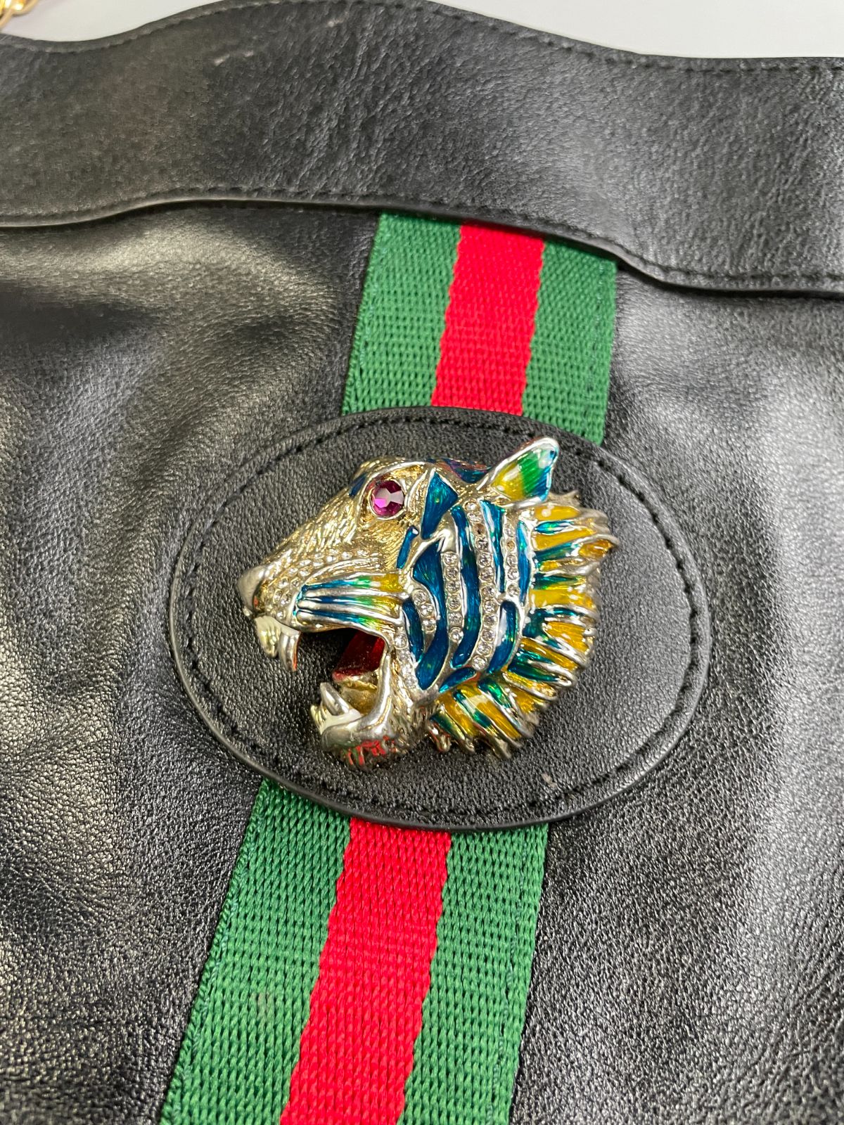 GUCCI GORGEOUS! GUCCI RAJAH SUPPLE LEATHER SHOPPER TOTE BAG DOUBLE CHAIN STRAP, HEAVY ENAMELED TIGER MOTIF in BLACK