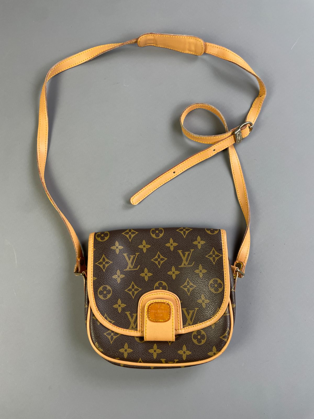 LOUIS VUITTON CUTE! 1990S LV MONOGRAM CROSSBODY SHOULDER BAG PURSE, LEATHER TRIM in BROWN, YELLOW