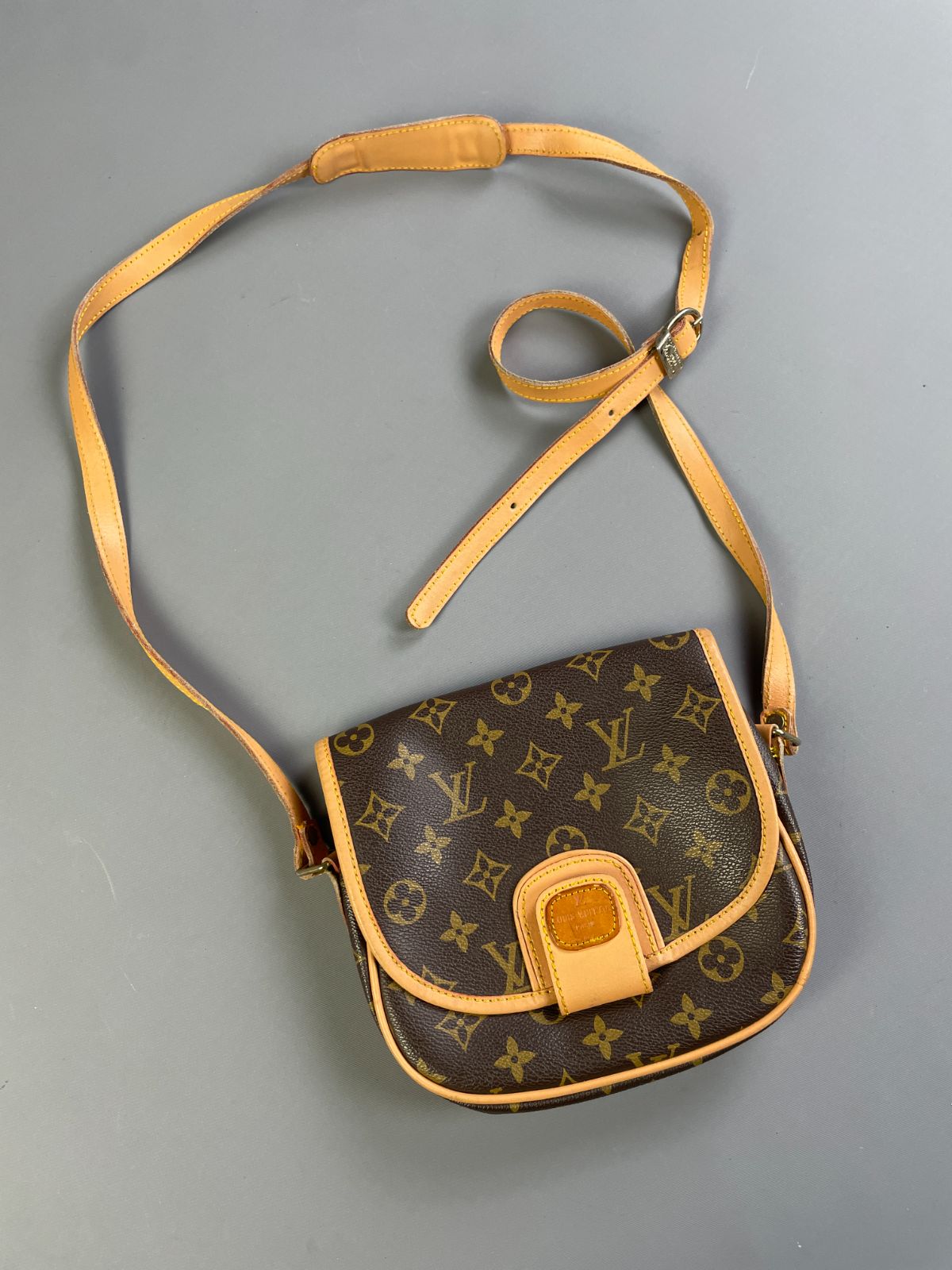 LOUIS VUITTON CUTE! 1990S LV MONOGRAM CROSSBODY SHOULDER BAG PURSE, LEATHER TRIM in BROWN, YELLOW