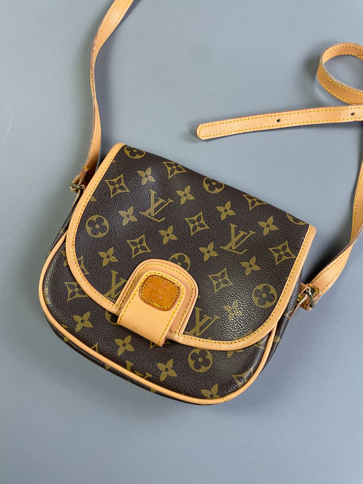 LOUIS VUITTON CUTE! 1990S LV MONOGRAM CROSSBODY SHOULDER BAG PURSE, LEATHER TRIM in BROWN, YELLOW