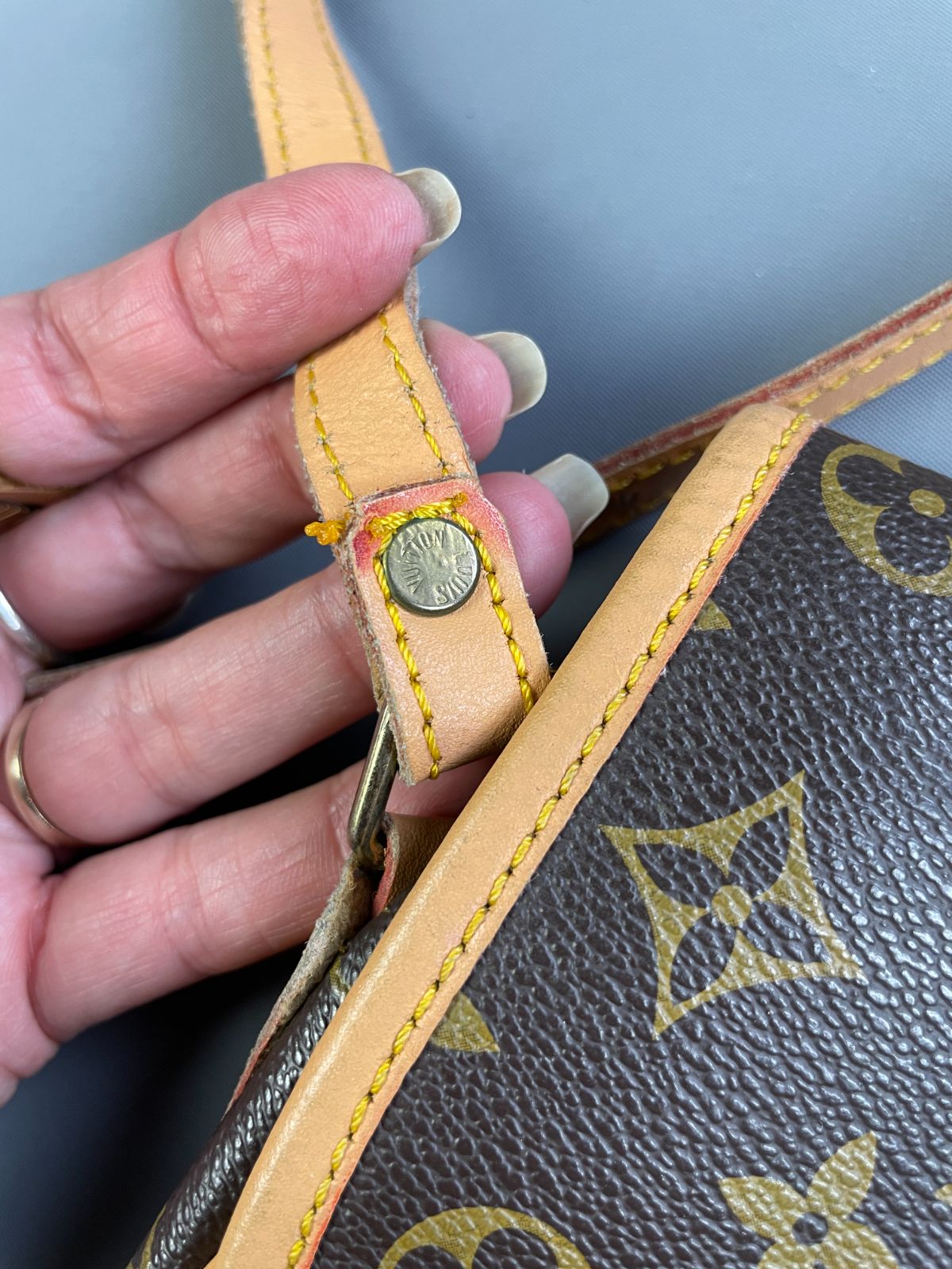 LOUIS VUITTON CUTE! 1990S LV MONOGRAM CROSSBODY SHOULDER BAG PURSE, LEATHER TRIM in BROWN, YELLOW