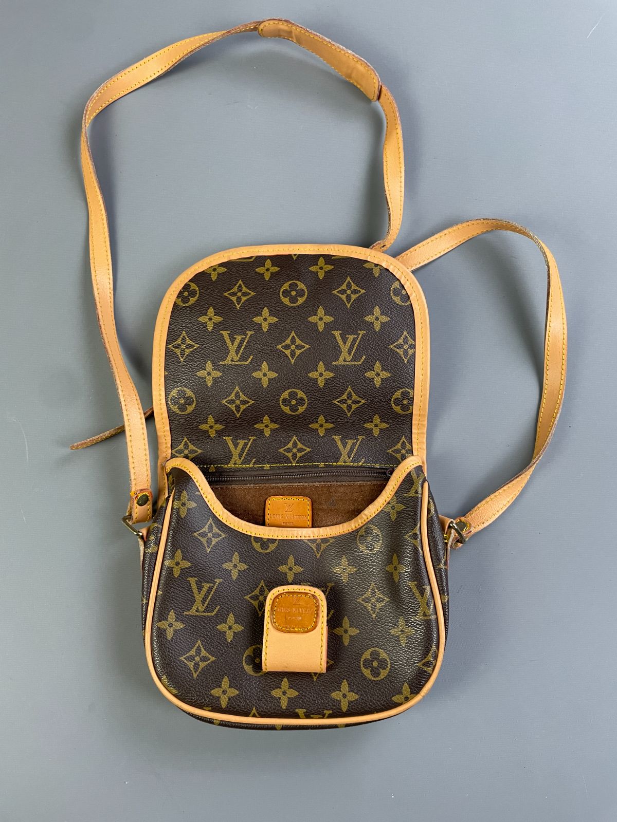 LOUIS VUITTON CUTE! 1990S LV MONOGRAM CROSSBODY SHOULDER BAG PURSE, LEATHER TRIM in BROWN, YELLOW