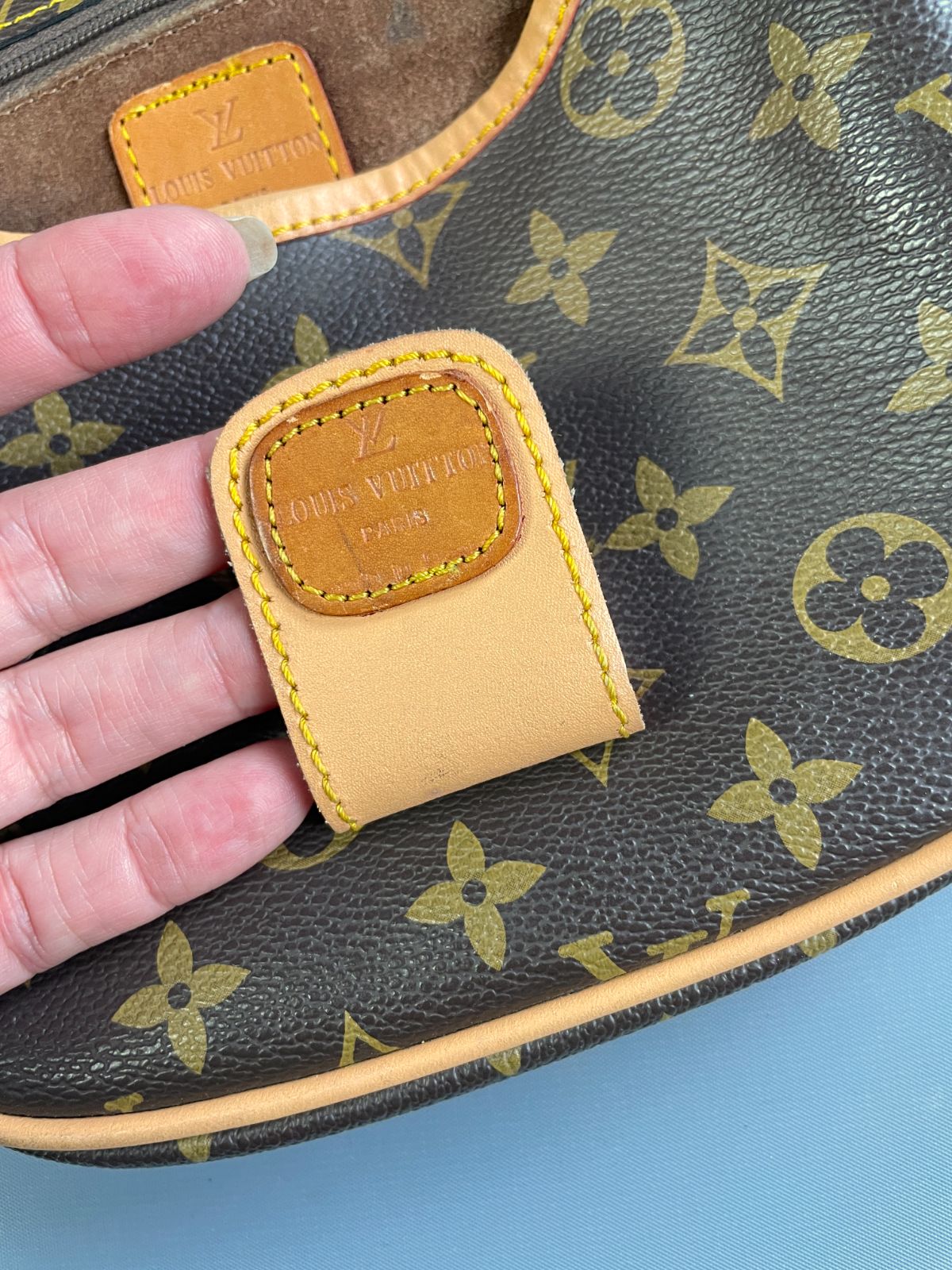 LOUIS VUITTON CUTE! 1990S LV MONOGRAM CROSSBODY SHOULDER BAG PURSE, LEATHER TRIM in BROWN, YELLOW