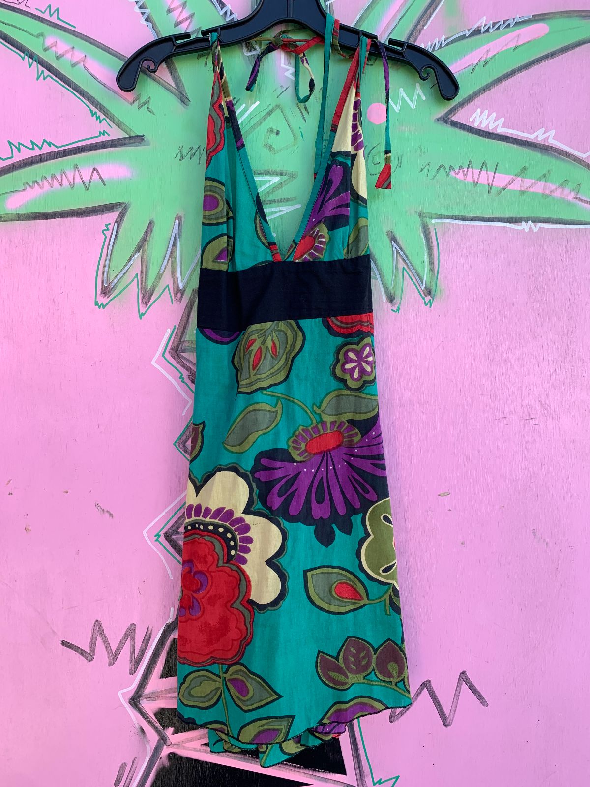 BOLD FLORAL PRINT TIE BACK HALTER DRESS in BLACK, RED, GREEN