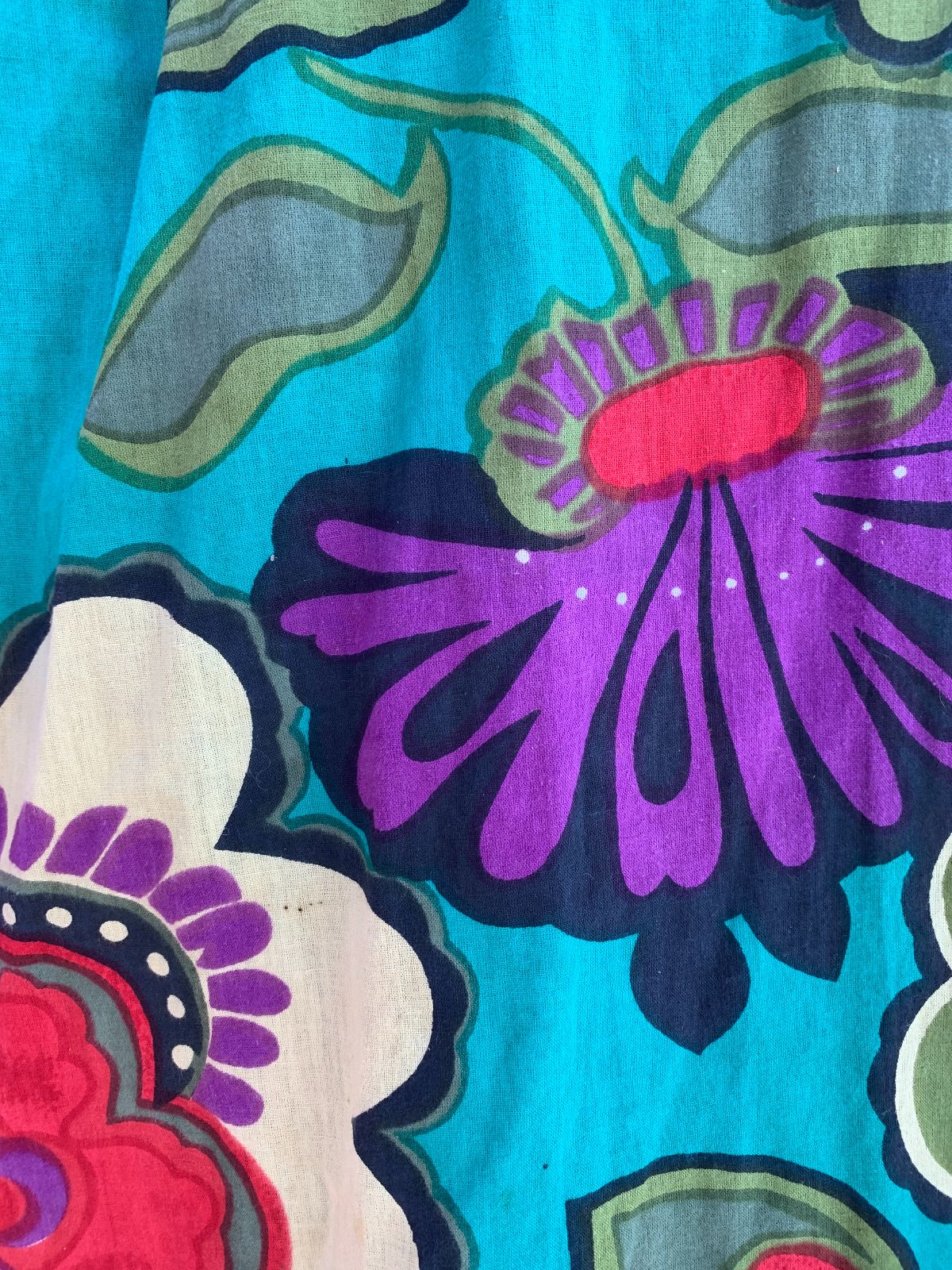 BOLD FLORAL PRINT TIE BACK HALTER DRESS in BLACK, RED, GREEN