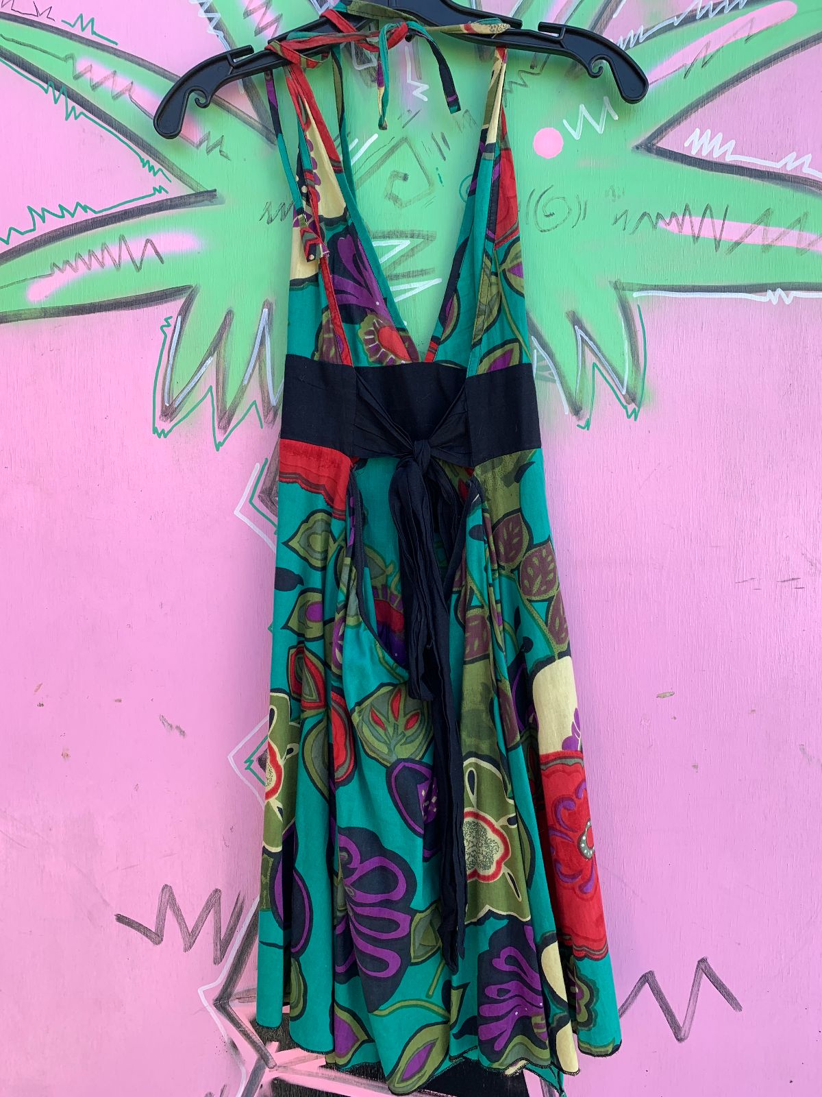 BOLD FLORAL PRINT TIE BACK HALTER DRESS in BLACK, RED, GREEN