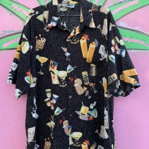 HWY 1 1990S ALLOVER TIKI DRINK PRINT SHORT SLEEVE BUTTON DOWN SHIRT in BLACK