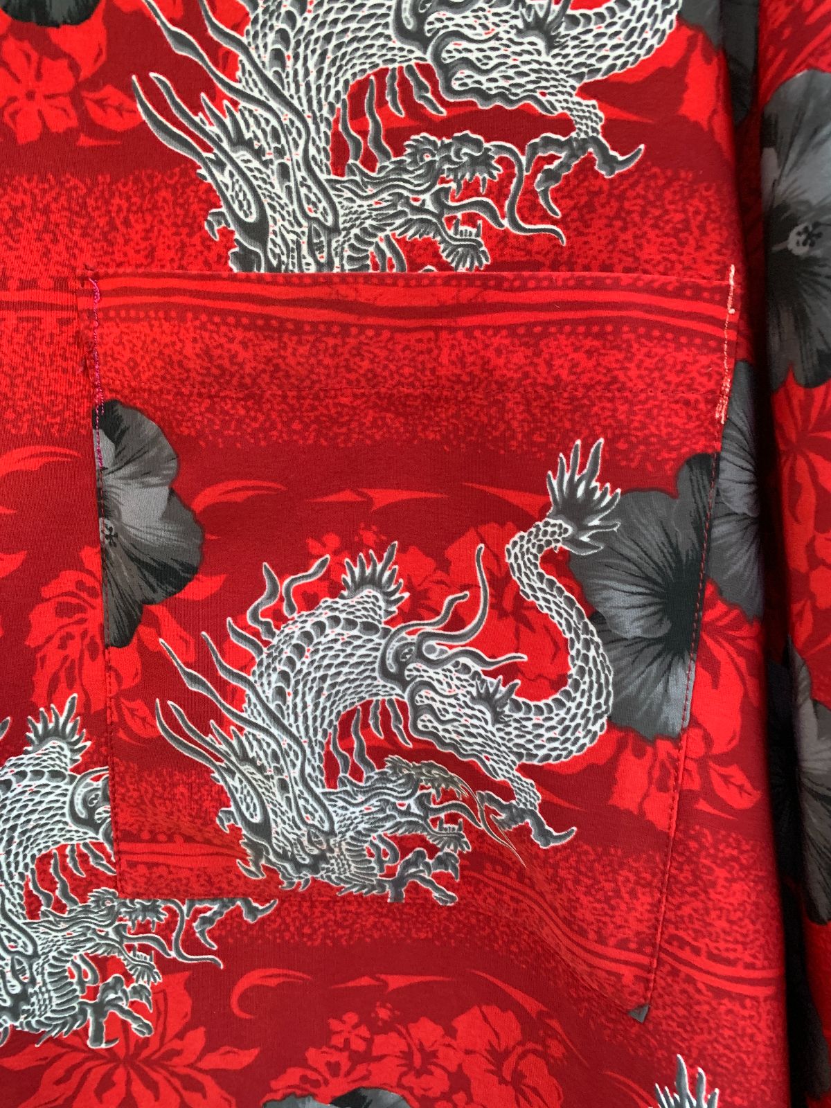 1990S CHINESE DRAGON SHORT SLEEVE HAWAIIAN SHIRT in RED, GREY