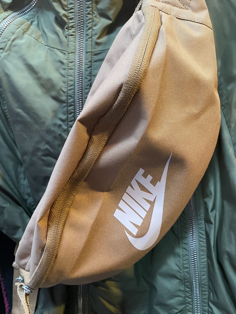 BASIC KHAKI OVERSIZED NYLON FANNY PACK