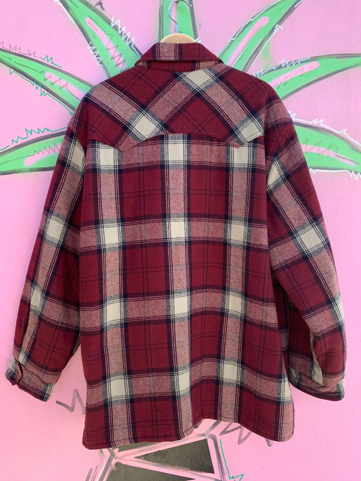LEVIS 1990S LEVIS BUTTON UP PLAID FLANNEL JACKET QUILTED INTERIOR in MAROON