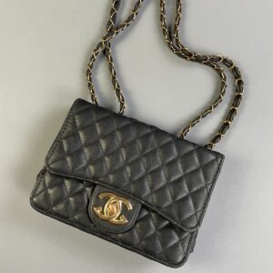 CHANEL CUTE! QUILTED LEATHER FAUX CHANEL PURSE DOUBLE HANDLE CHAIN STRAP in BLACK, GOLD