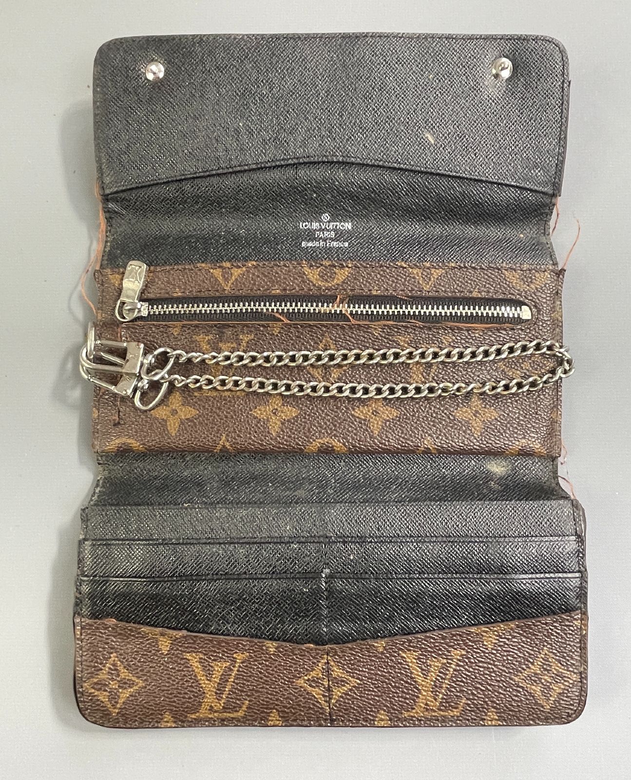 LV FOLDING SILVER CHAIN WALLET