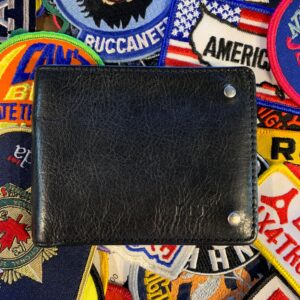 RED ENVELOPE CLASSIC BI-FOLD LEATHER WALLET, SILVER STUD DETAIL in BLACK, SILVER