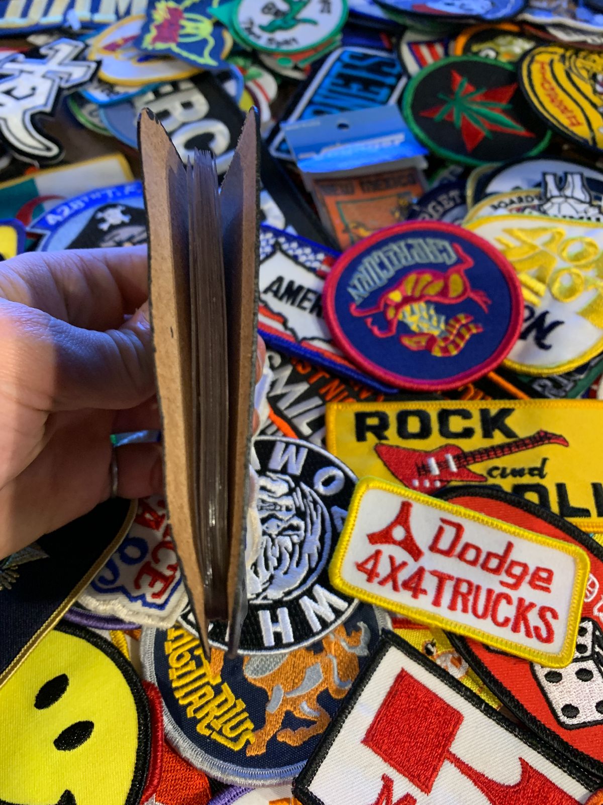 LEATHER SLIDE OUT CARD HOLDER in BLACK