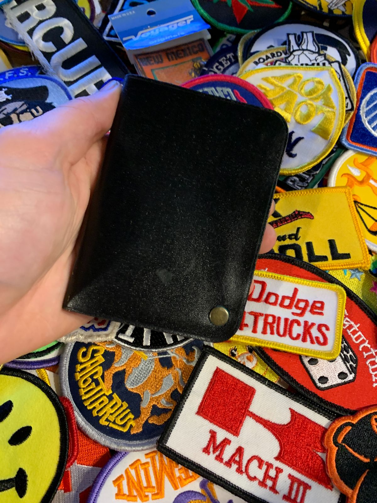 LEATHER SLIDE OUT CARD HOLDER in BLACK