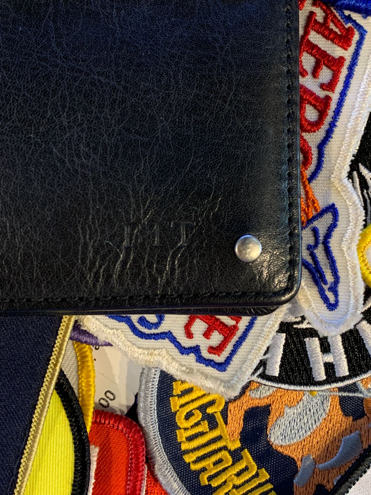 LEATHER SLIDE OUT CARD HOLDER in BLACK