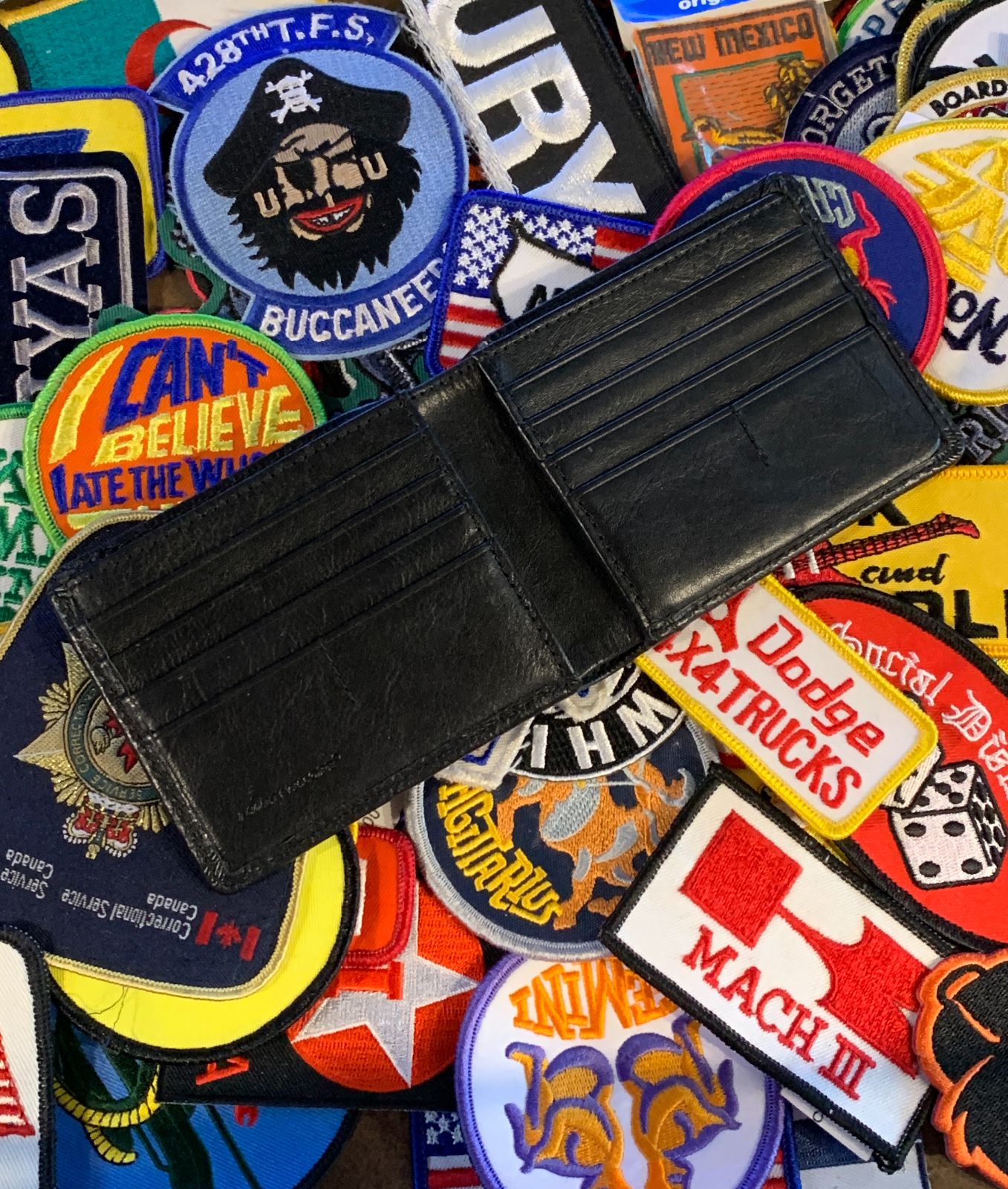 LEATHER SLIDE OUT CARD HOLDER in BLACK