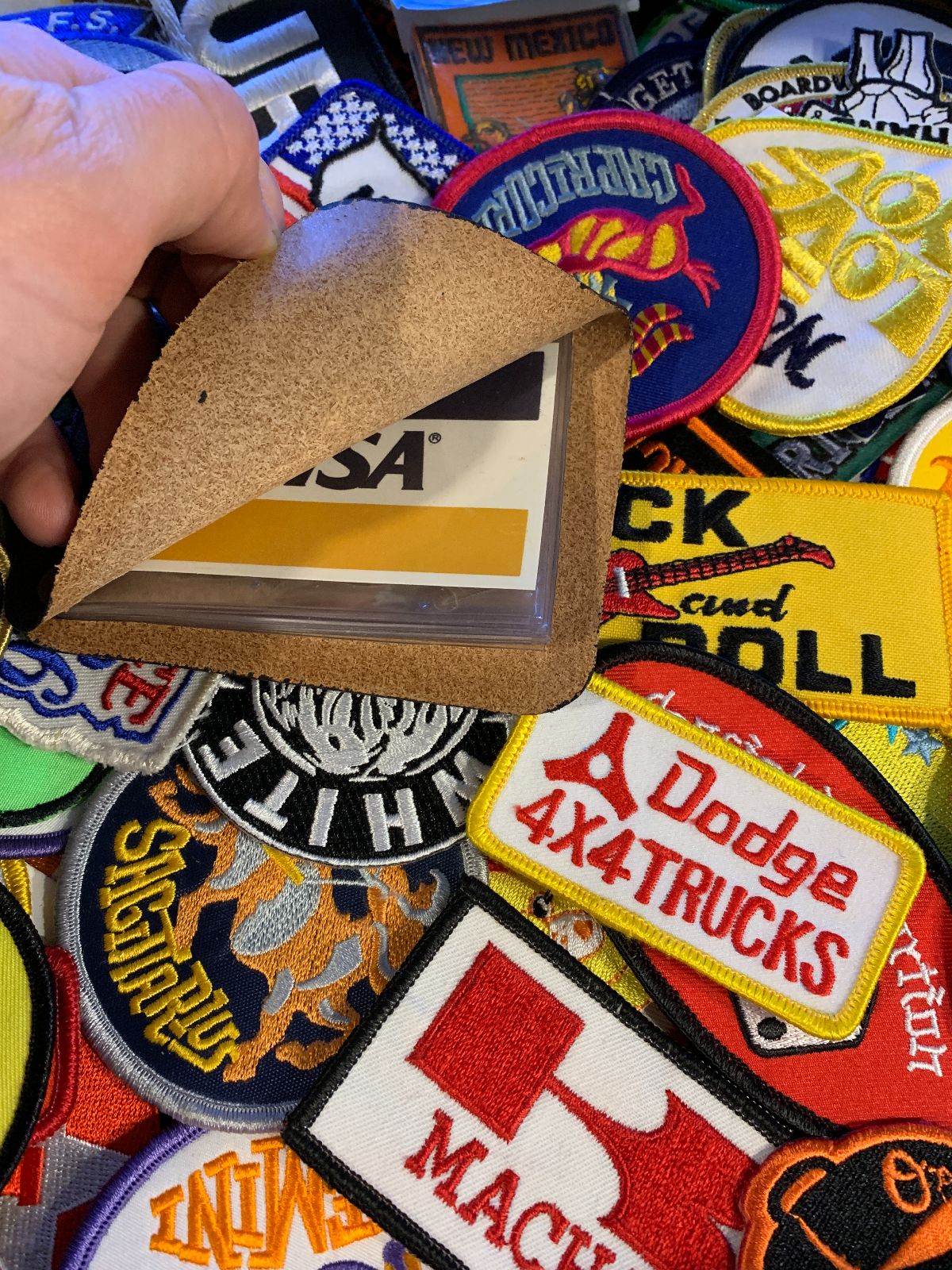 LEATHER SLIDE OUT CARD HOLDER in BLACK