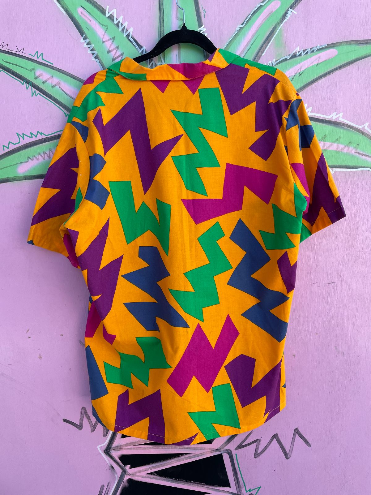 ISLANDER WILD! 1980S-90S NEON FUNKY ALL OVER GEOMETRIC PRINT BUTTON UP SHORT SLEEVE COLLARED SHIRT in YELLOW, PURPLE, GREEN, BLUE