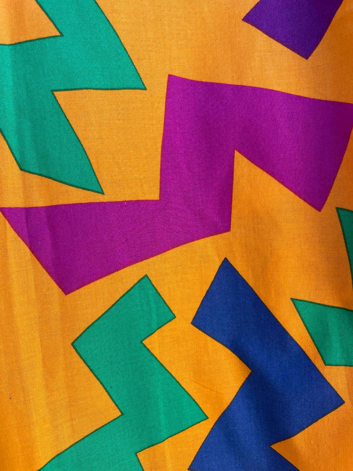 ISLANDER WILD! 1980S-90S NEON FUNKY ALL OVER GEOMETRIC PRINT BUTTON UP SHORT SLEEVE COLLARED SHIRT in YELLOW, PURPLE, GREEN, BLUE