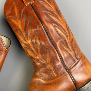 DAN POST GORGEOUS!!! COGNAC LEATHER ALMOND TOE COWBOY BOOTS, EMBOSSED LEAF DESIGN in BROWN