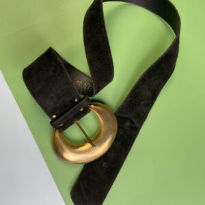 GILLIAN LOVE! 1980S SUEDE HIP BELT HUGE OVERSIZED GOLD BUCKLE in BLACK, GOLD