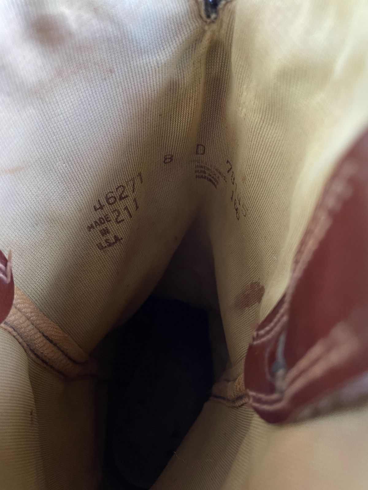 *AS-IS* SUPER DISTRESSED EMBOSSED ROPE DESIGN ALMOND TOE COWBOY BOOTS in BROWN