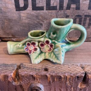 FLORAL TWO HOLE DESK ORNAMENT in GREEN
