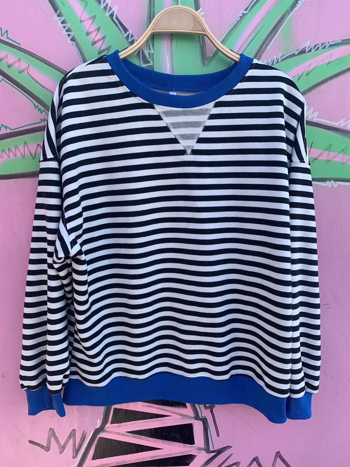 COOL STRIPED SWEATSHIRT, POP COLOR RINGER COLLAR & CUFFS in WHITE, BLACK, BLUE