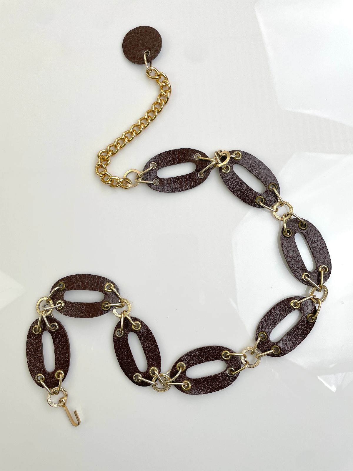RETRO OVAL CUT-OUT FAUX LEATHER & CHAIN LINK BELT in BROWN, GOLD