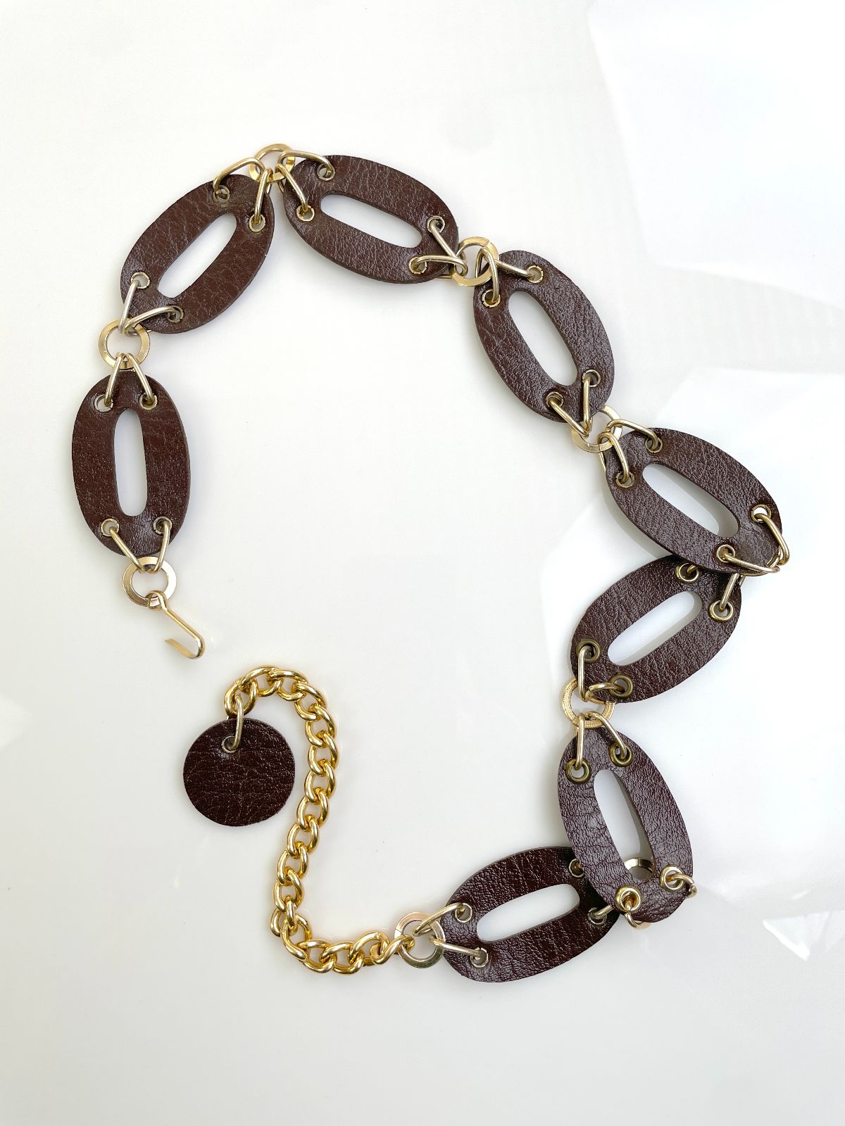 RETRO OVAL CUT-OUT FAUX LEATHER & CHAIN LINK BELT in BROWN, GOLD