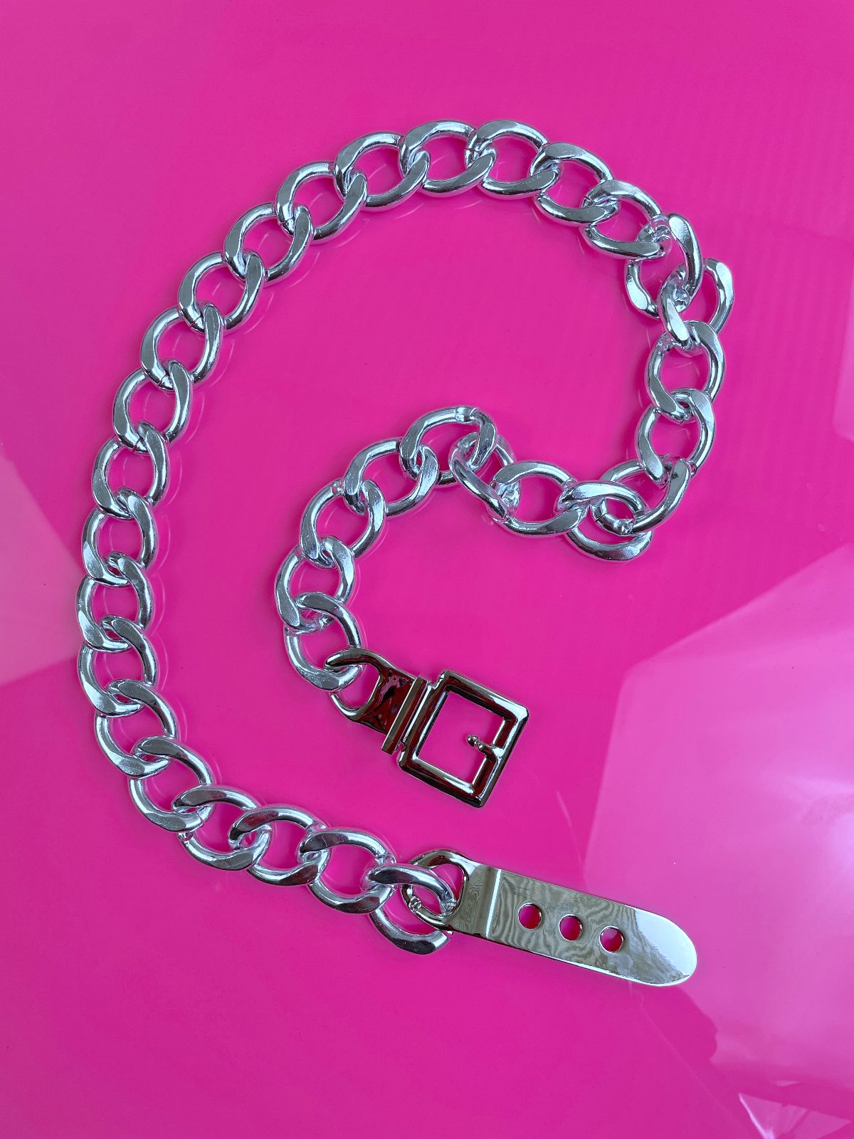 JENNIFER & COMPANY FUN! HIGH POLISHED HEAVY, CHUNKY CHAIN LINK BELT, CLASSIC BELT STYLE CLOSURE in SILVER