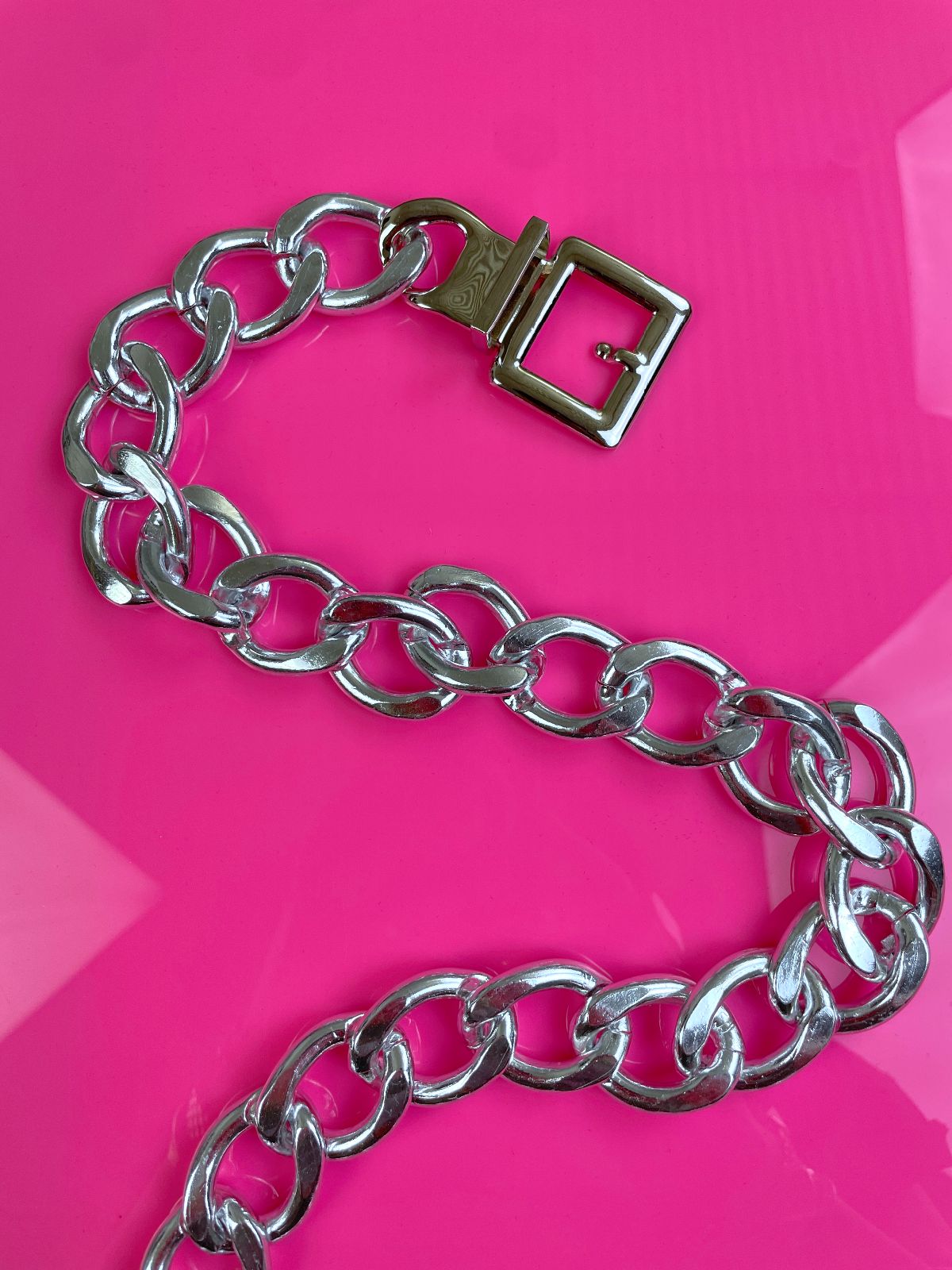 JENNIFER & COMPANY FUN! HIGH POLISHED HEAVY, CHUNKY CHAIN LINK BELT, CLASSIC BELT STYLE CLOSURE in SILVER
