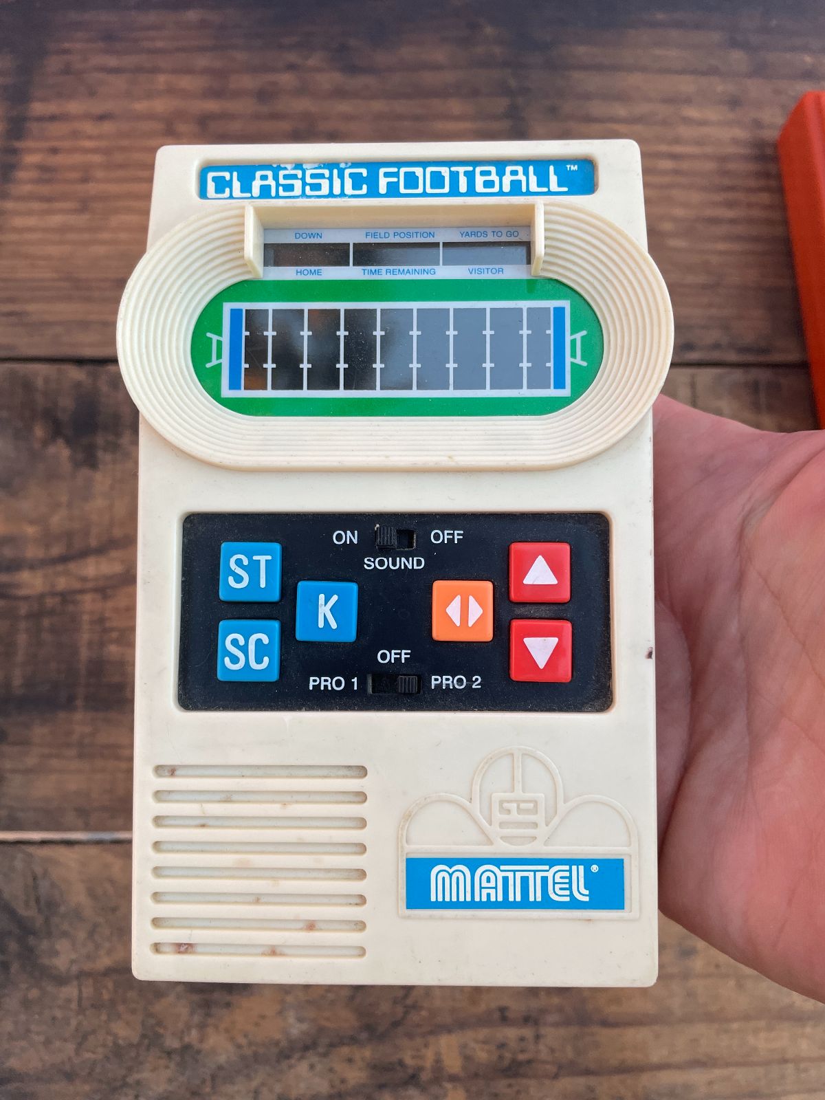 MATTEL 1977 MATTEL HANDHELD CLASSIC FOOTBALL GAME in CREAM