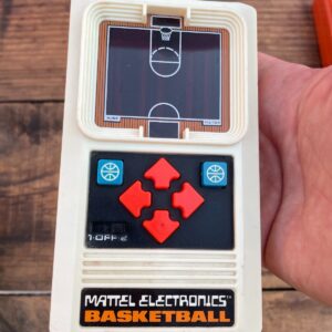 MATTEL 1978 MATTEL HANDHELD BASKETBALL ELECTRONIC GAME in CREAM