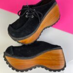 ADORABLE! SUEDE PLATFORM LACE UP MULE STYLE CLOGS
